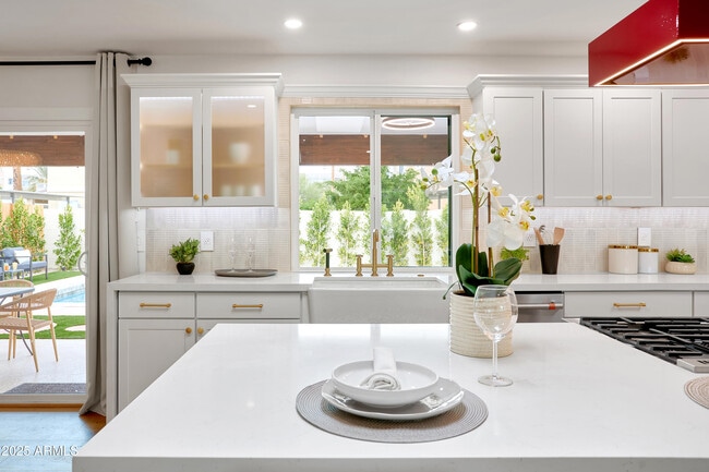 Building Photo - 7320 E Latham St