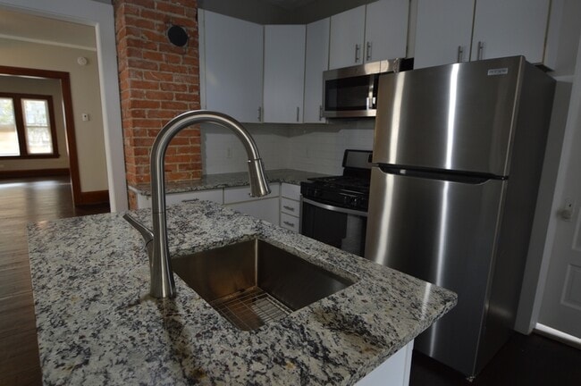 Building Photo - 1533 Spring Garden Ave