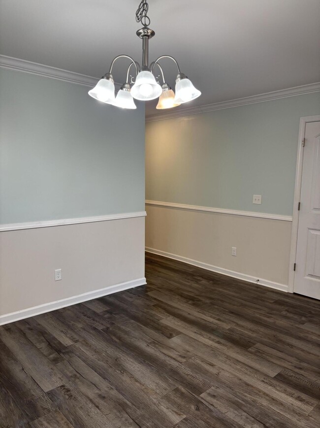 Building Photo - 335 Niblick Dr