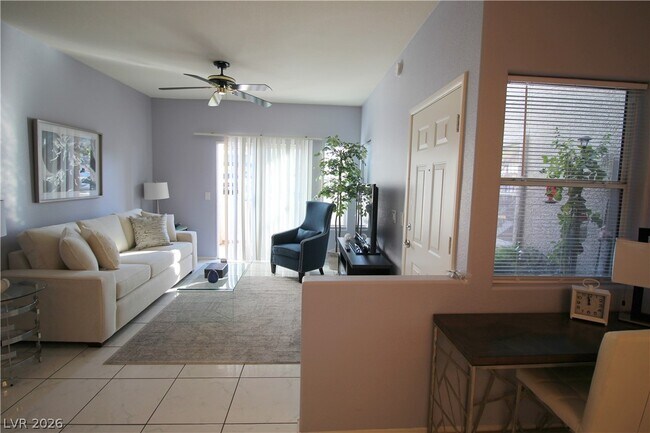 Building Photo - 2201 Ramsgate Dr