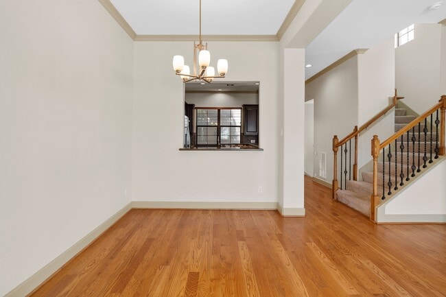 Building Photo - 1218 Sandman St