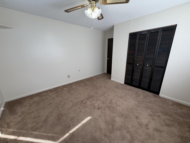 Building Photo - 23609-2 N 1800-E