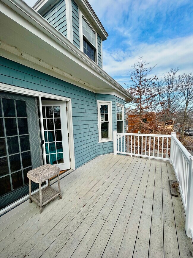 private deck - 179 Dartmouth st