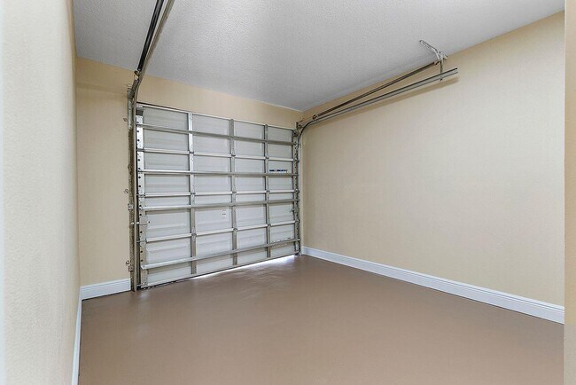 Building Photo - 140 S Marjorie Ct