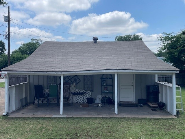 Garage - 310 Beverly Pky