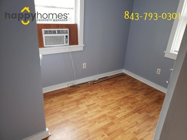 Building Photo - 31 Oak Forest Dr