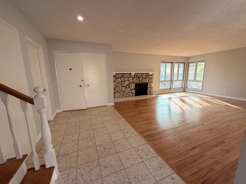 Building Photo - 5373 Cumberland Dr