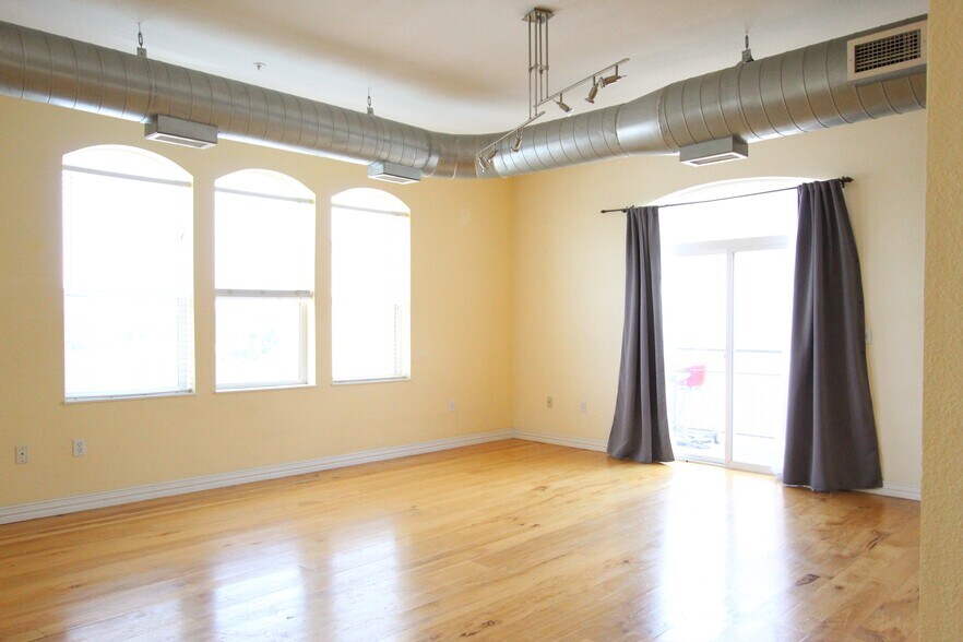 Building Photo - 277 N Broadway