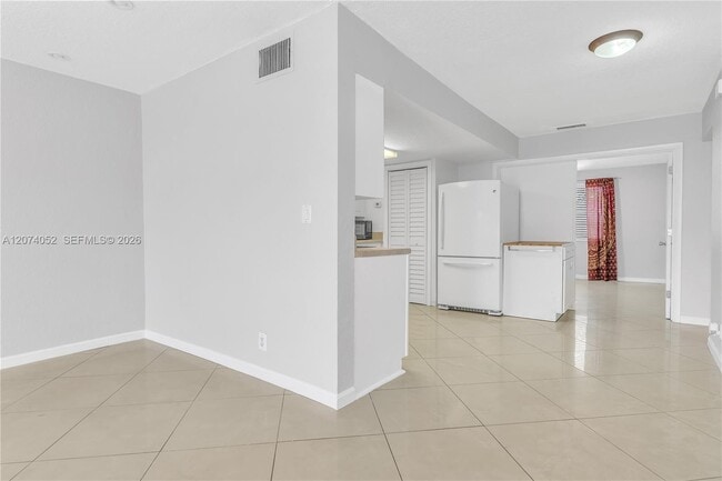 Building Photo - 2175 NE 56th St