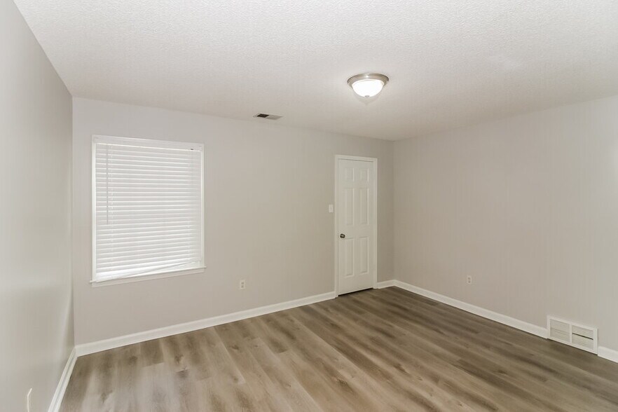 Building Photo - 269 Locust Grove Dr