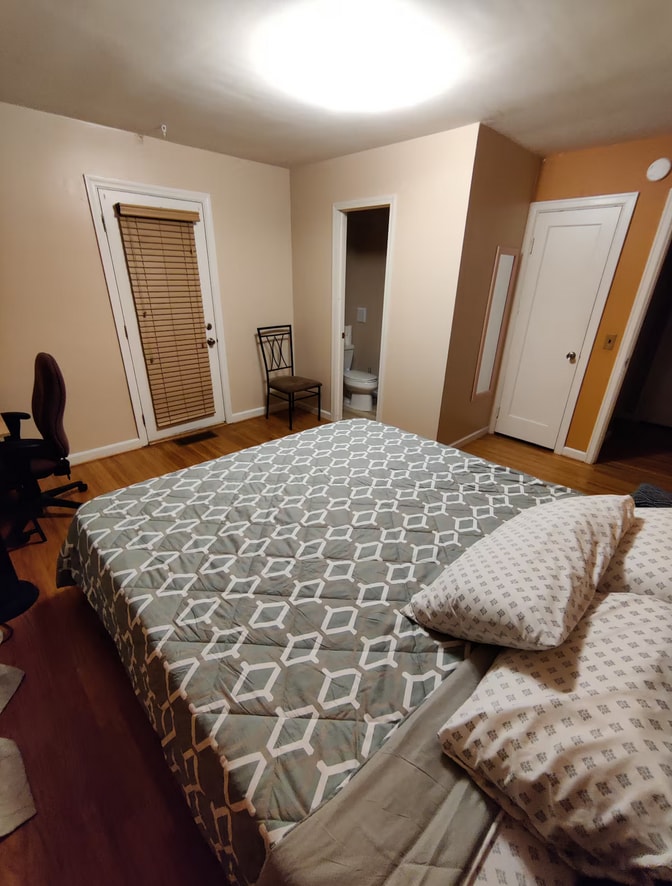 Building Photo - 160 Azalea Rd