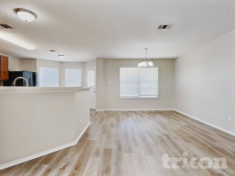 Building Photo - 201 Hereford St