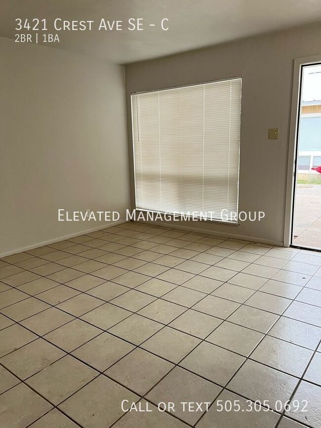 Building Photo - 2 bedroom, IMMEDIATE move in!