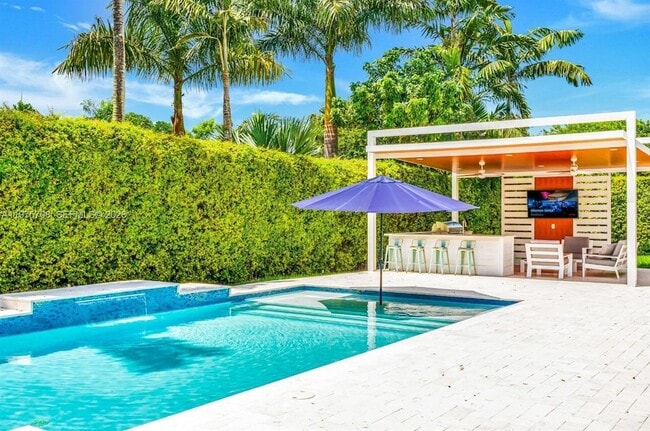 Building Photo - 16550 SW 77th Ct