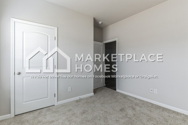 Building Photo - 15995 Glenncrest Ln