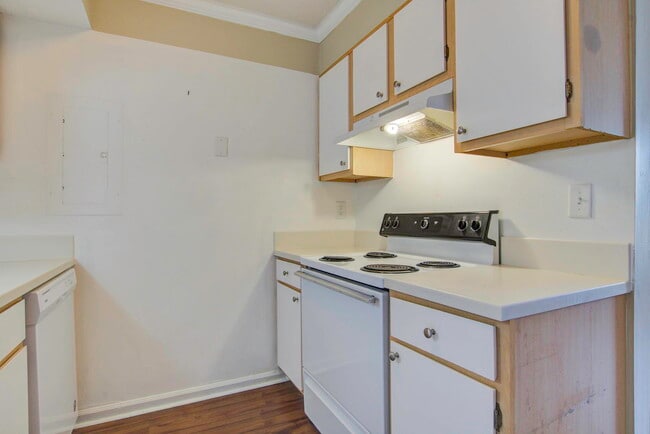 Building Photo - 2494 Etiwan Ave