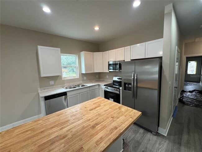 Building Photo - 3815 Valley Tree Dr