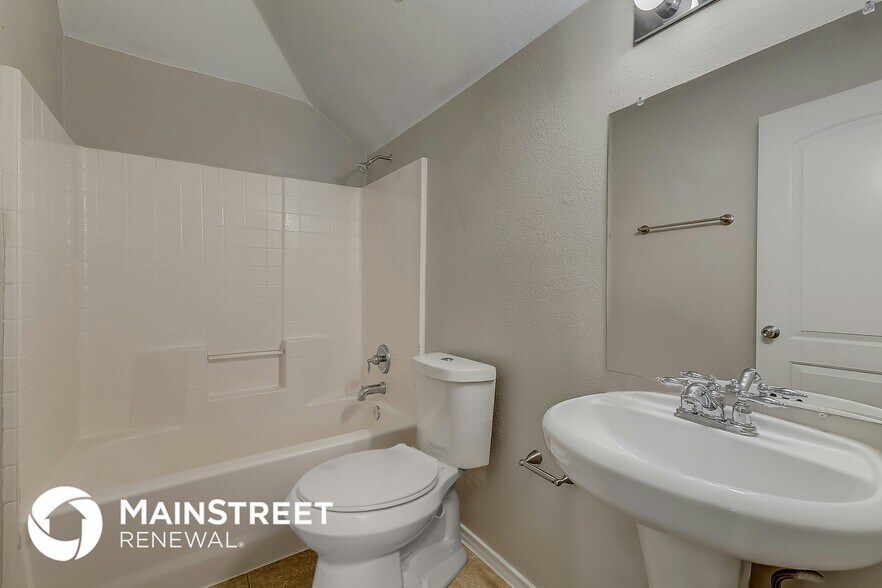 Building Photo - 6410 Peach Tree Ct