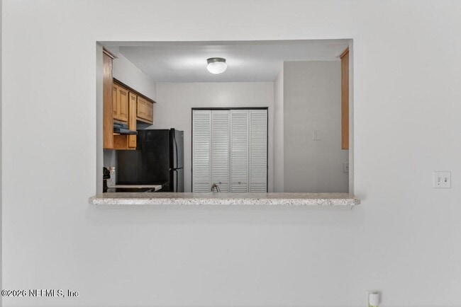 Building Photo - 4482 Melissa Ct W