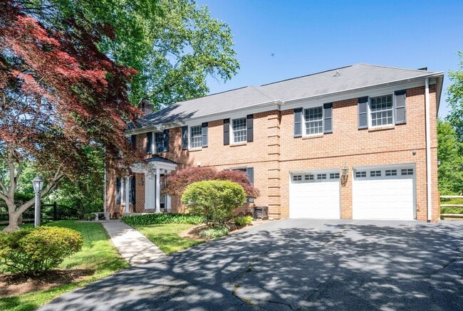 Building Photo - Luxurious Spacious and Bright , Gorgeous Potomac 6BR/4.5BA/2GAR Home - In Sought After Copenhaver
