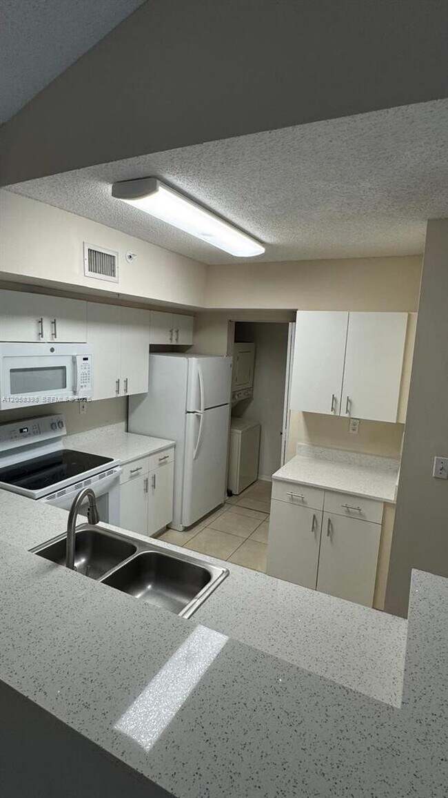 Building Photo - 2600 S University Dr