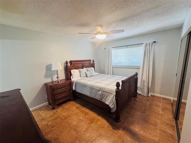 Building Photo - 207 Tropic Isle Dr