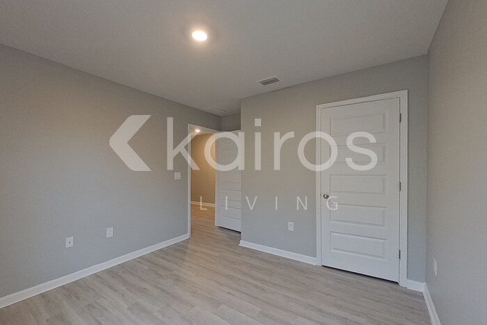 Building Photo - 4651 Malay Cir