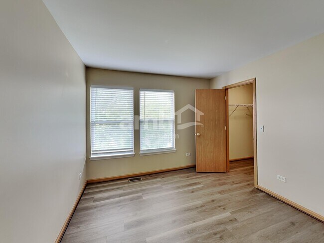 Building Photo - 25651 Barrow Rd