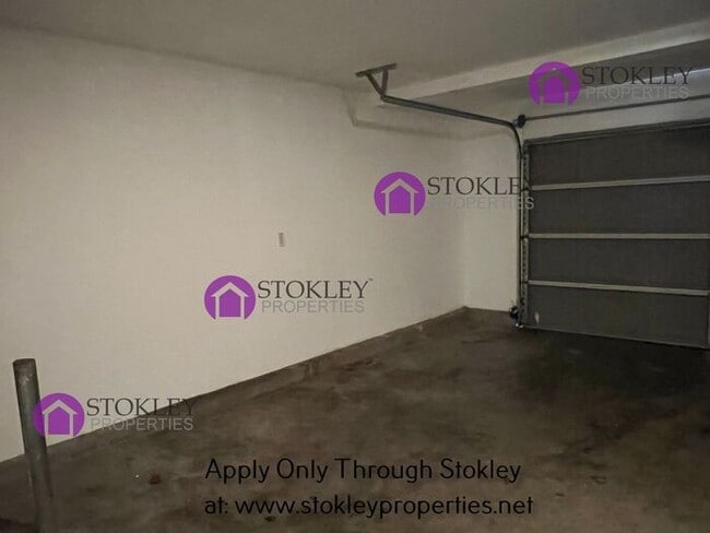 Building Photo - 1 Addison Ct