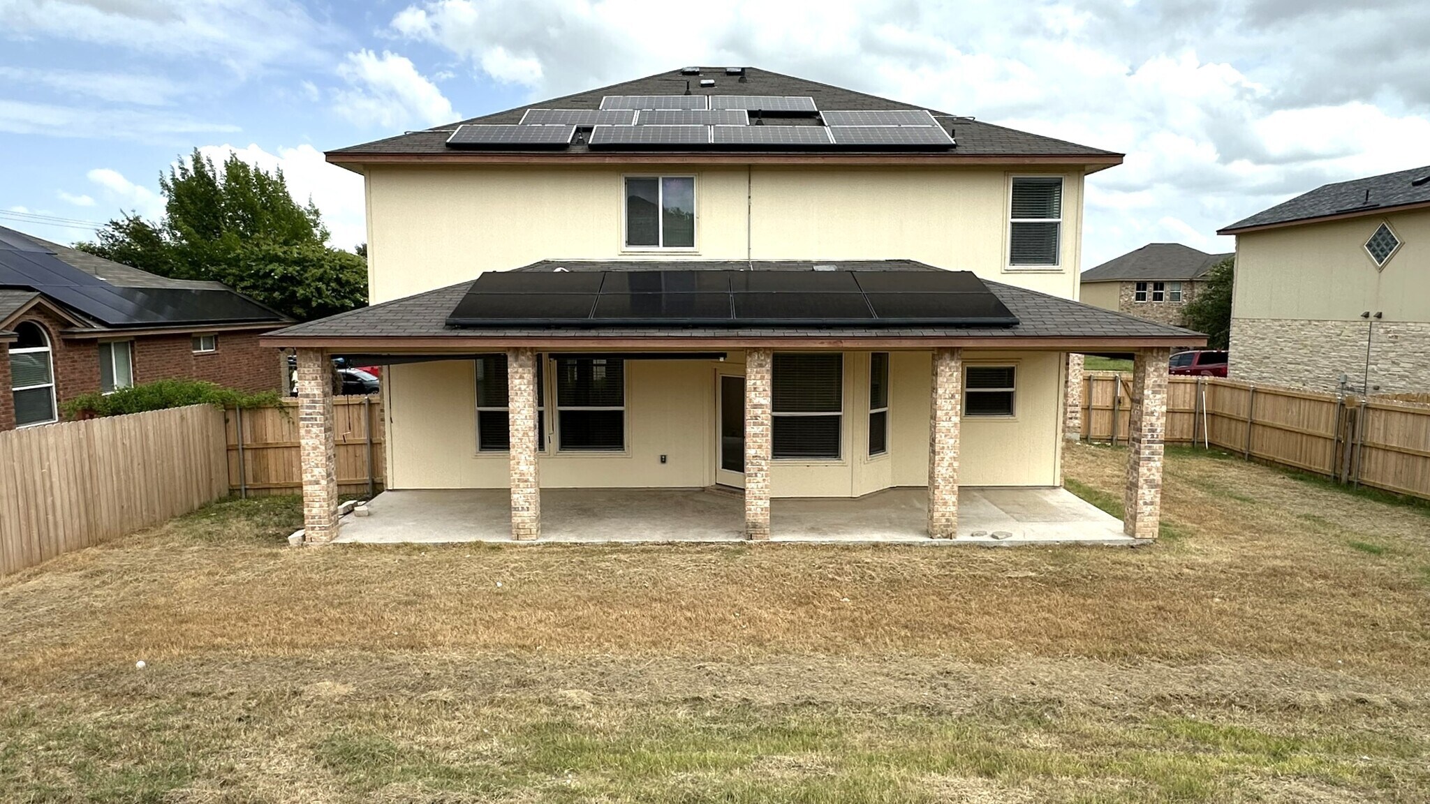 Building Photo - 2303 Scott Dr