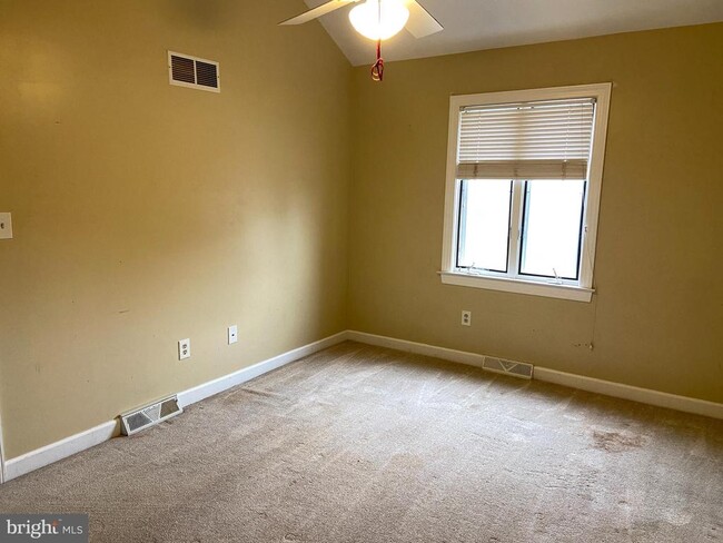 Building Photo - 99 Chatham Ct