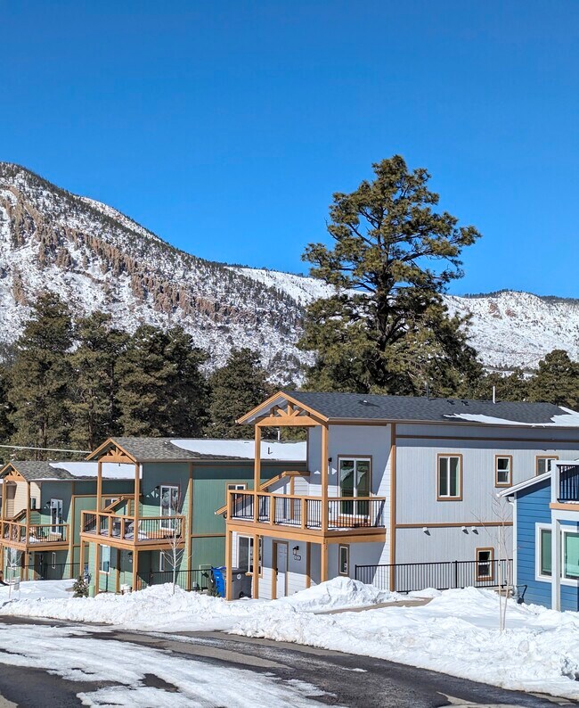 Building Photo - 5026 E Retreat Cir