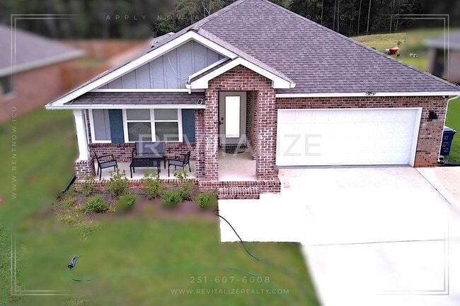 Primary Photo - Smart 4 Bd / 2 Ba Home in West Mobile Gate...