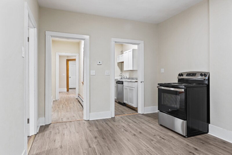 Building Photo - 27 Frederic St