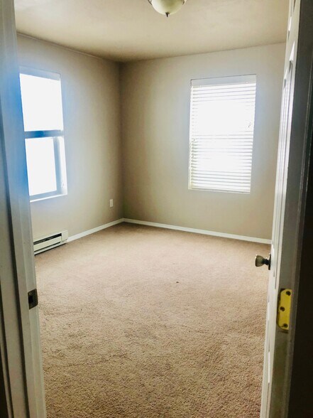 Room #1 - 225 Northgate Loop