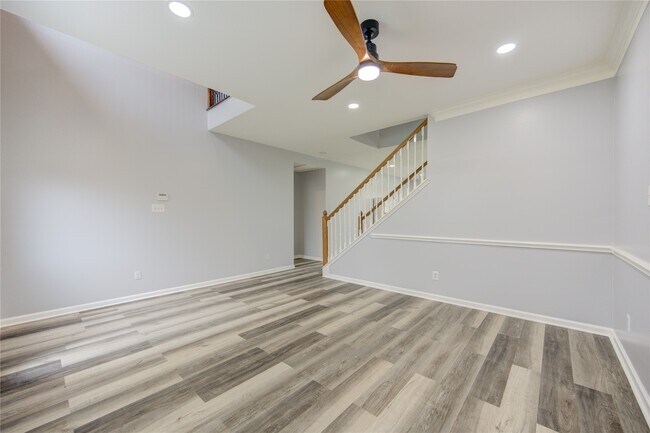 Building Photo - 9351 Royal Way