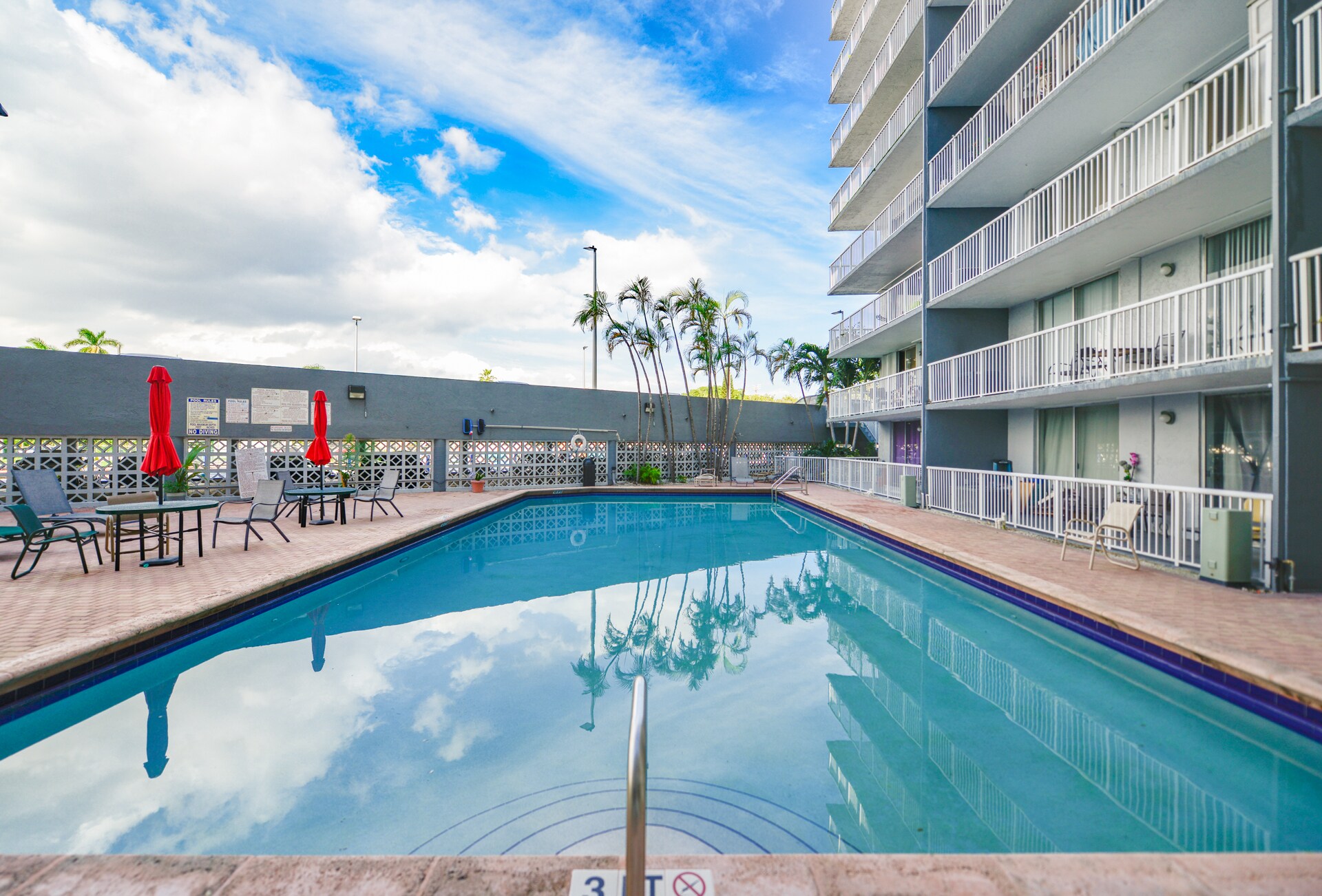 Building Photo - 1800 W 24th St