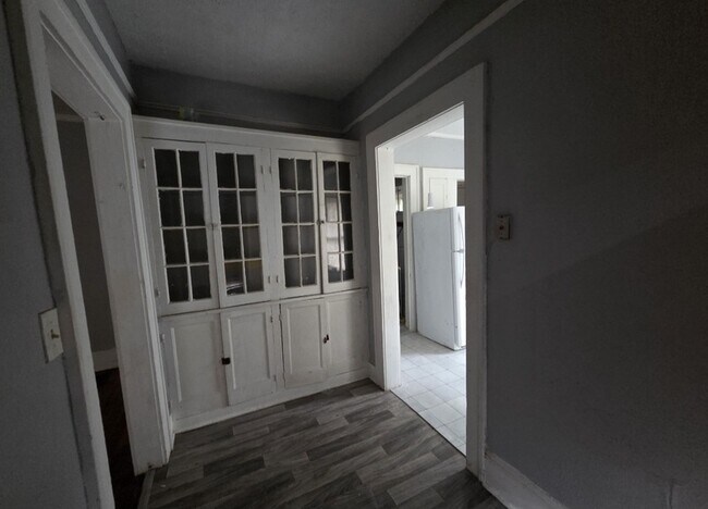 Building Photo - 1182 Brentwood Ave