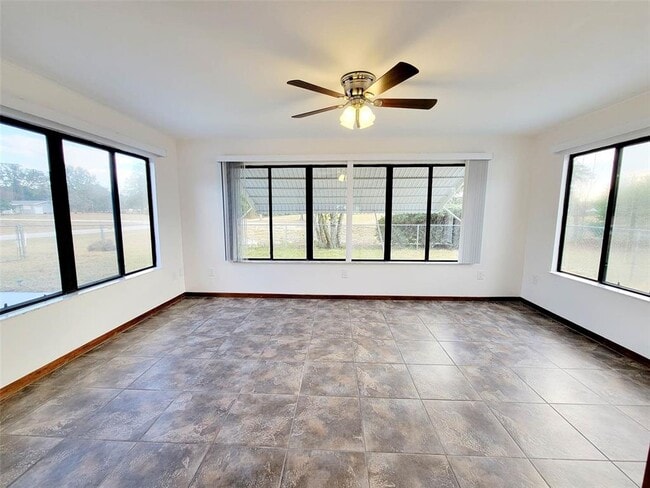 Building Photo - 9760 SW 101st Ln