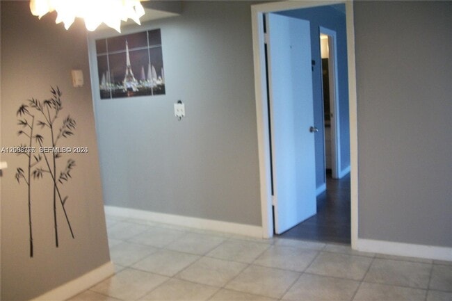 Building Photo - 488 NW 165th St