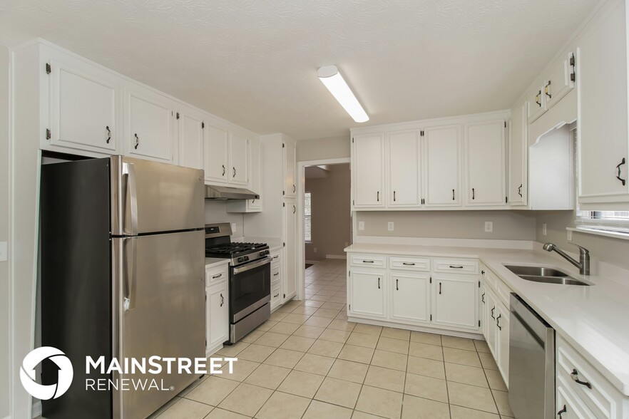 Building Photo - 8606 Stone Creek Ct