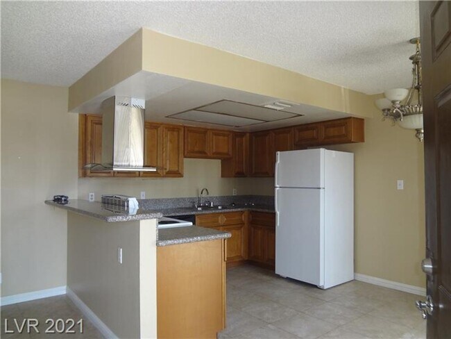 Building Photo - 5456 Cabeza Dr