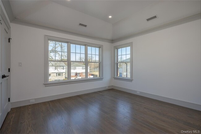 Building Photo - 7 Victoria Ln