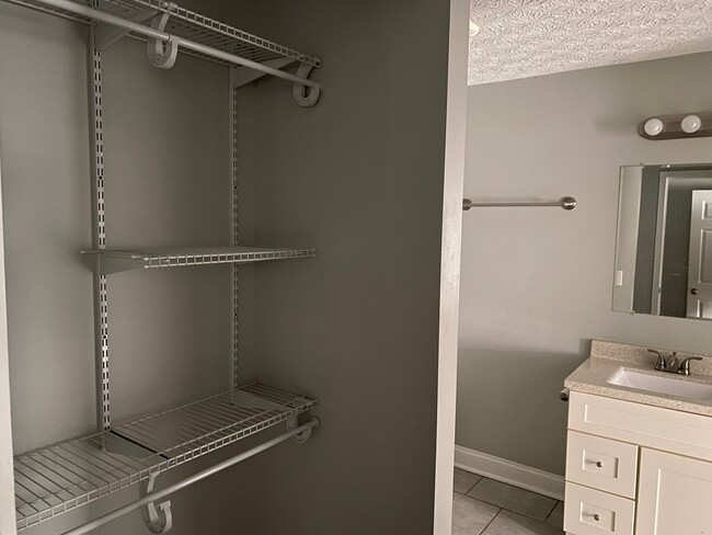 Building Photo - 65 Dakota Ave