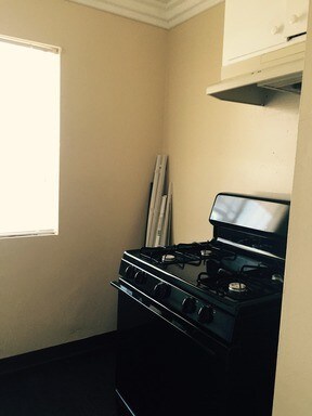 Building Photo - 1110 S Kenmore Ave