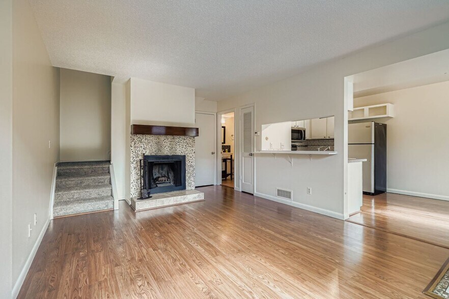 Building Photo - 3747 Talisman Pl