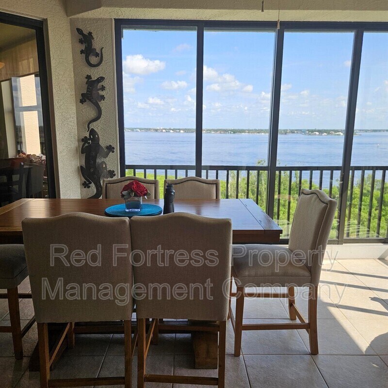 Building Photo - 11600 Court of Palms