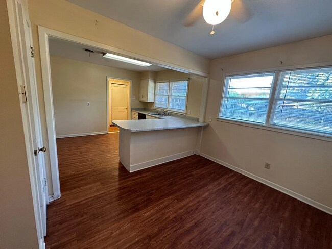 Building Photo - 3024 57th St