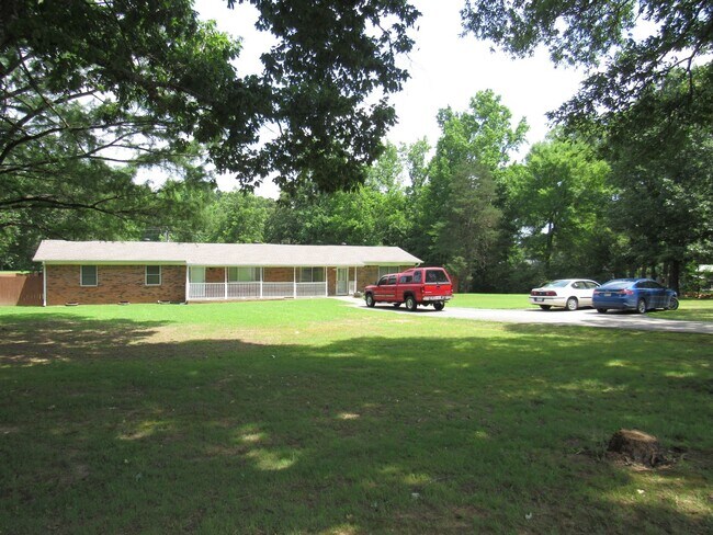 Building Photo - Contact Peggy 501 676 1758