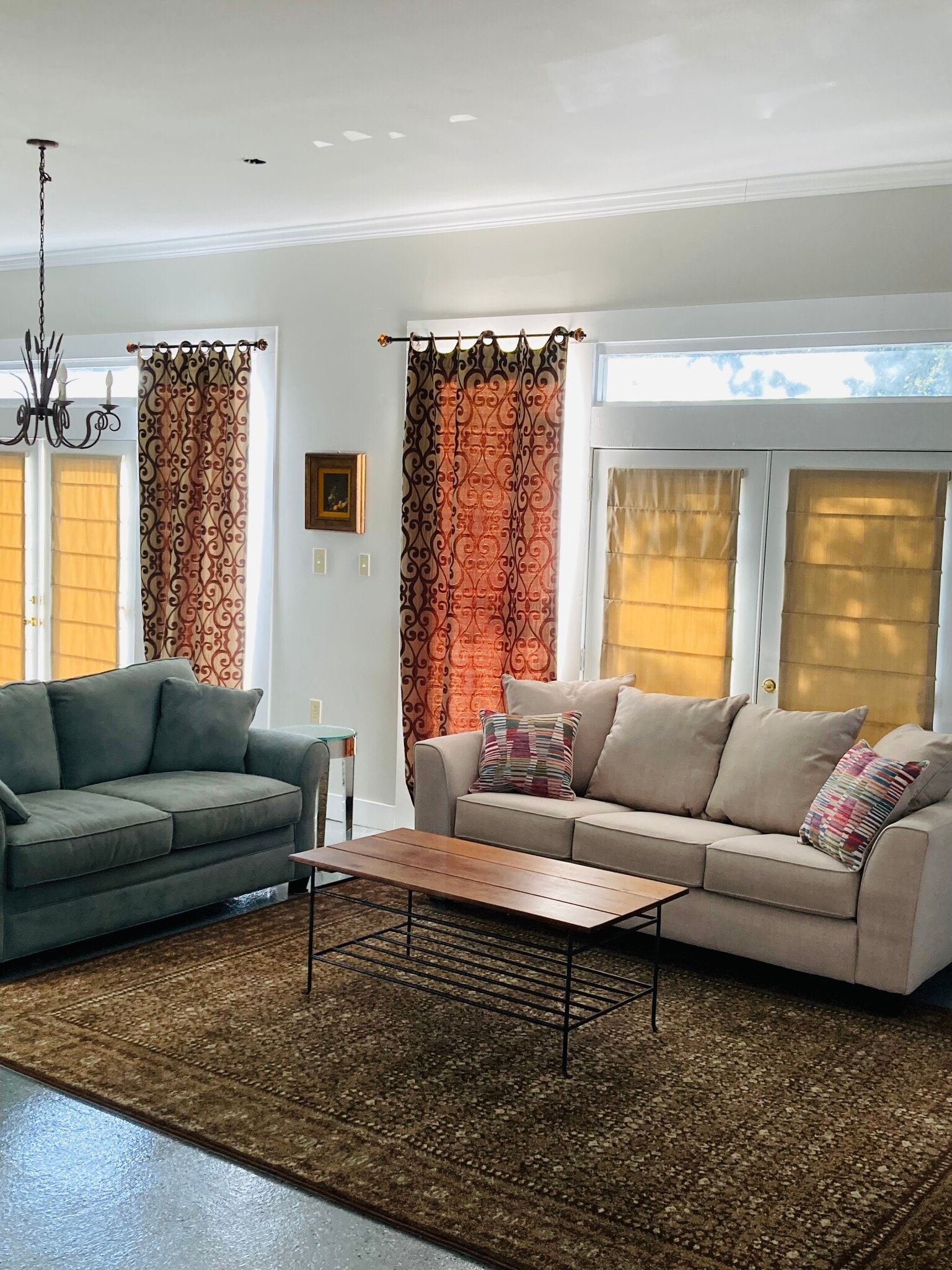 Living room - 1615 Pomona St